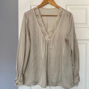 Elegant and Flowy vintage cream coloured lace accented top